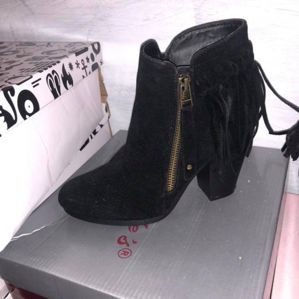 Black bootie